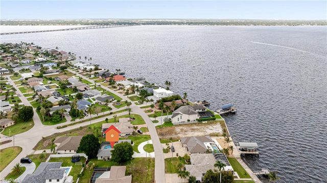 2285 SE 28th ST, Cape Coral, FL 33904