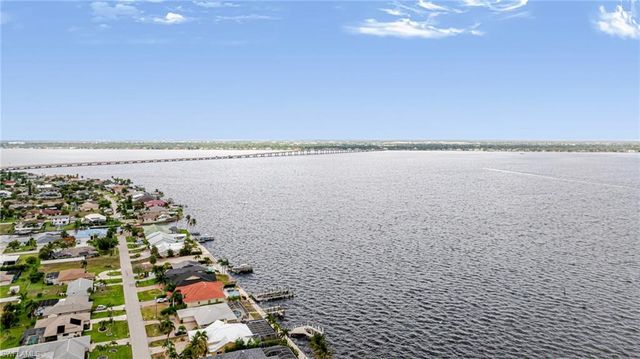 2285 SE 28th ST, Cape Coral, FL 33904