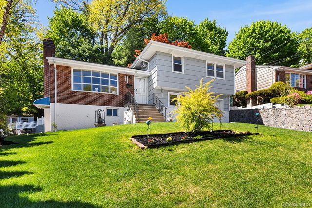57 Homecrest Oval, Yonkers, NY 10703