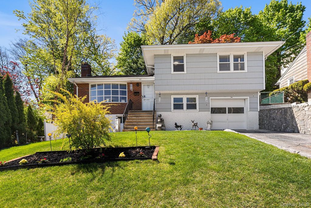 57 Homecrest Oval, Yonkers, NY 10703