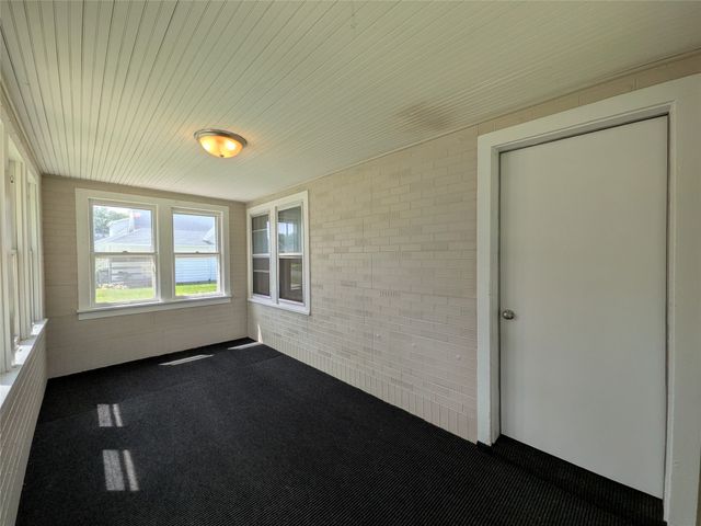 240 E Dunham Avenue, Des Moines, IA 50315