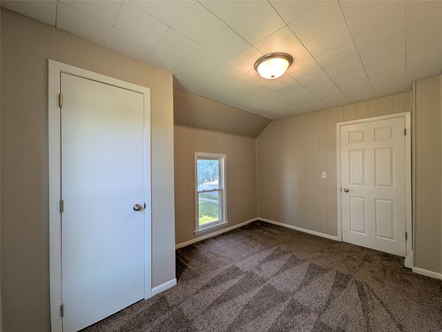 240 E Dunham Avenue, Des Moines, IA 50315