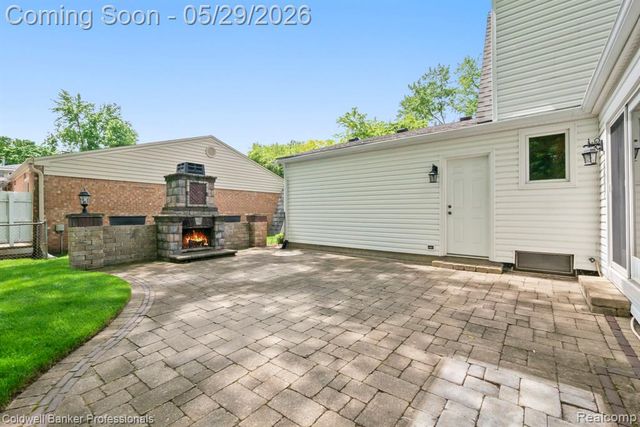 9310 Oakcliffe Drive, Plymouth, MI 48170