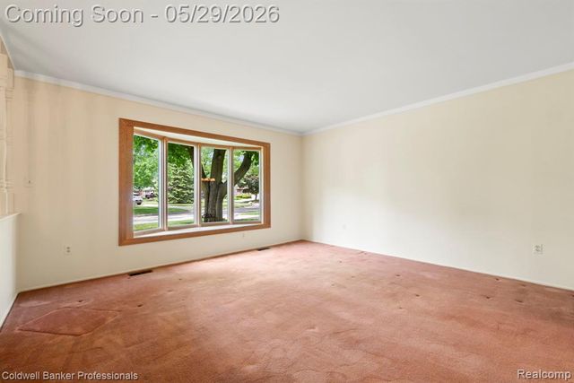 9310 Oakcliffe Drive, Plymouth, MI 48170