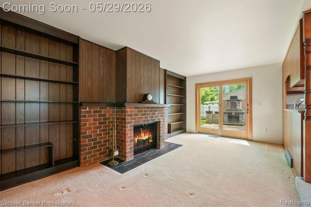 9310 Oakcliffe Drive, Plymouth, MI 48170