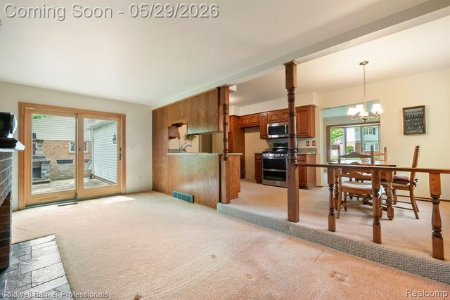9310 Oakcliffe Drive, Plymouth, MI 48170