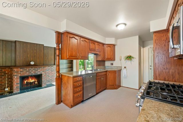9310 Oakcliffe Drive, Plymouth, MI 48170