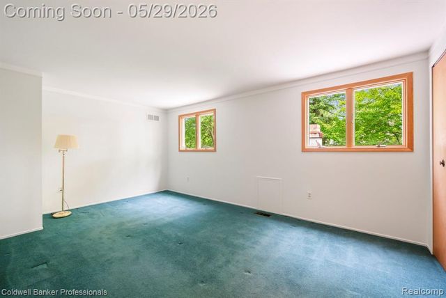 9310 Oakcliffe Drive, Plymouth, MI 48170
