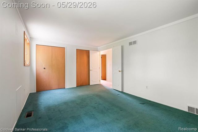 9310 Oakcliffe Drive, Plymouth, MI 48170