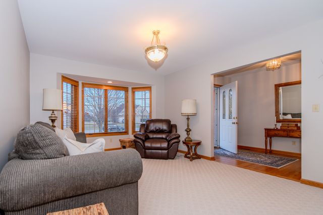 18816 S Chestnut Drive, Shorewood, IL 60404