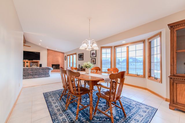 18816 S Chestnut Drive, Shorewood, IL 60404