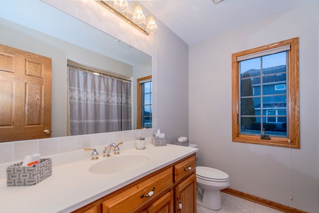 18816 S Chestnut Drive, Shorewood, IL 60404