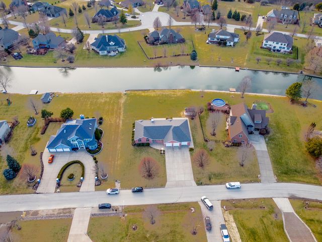 18816 S Chestnut Drive, Shorewood, IL 60404