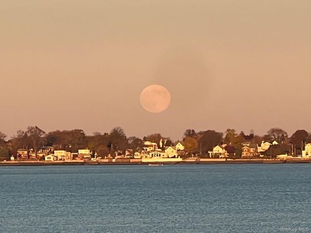 904 Dean Avenue, Bronx, NY 10465