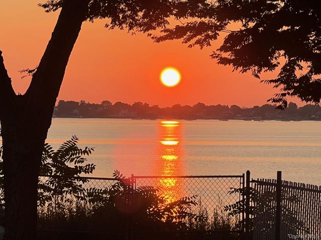 904 Dean Avenue, Bronx, NY 10465