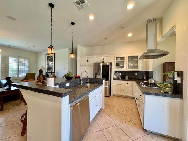34 Calle La Reina, Rancho Mirage, CA 92270