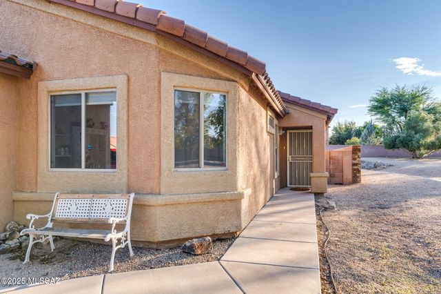 102 S Beyerville Place, Sahuarita, AZ 85629