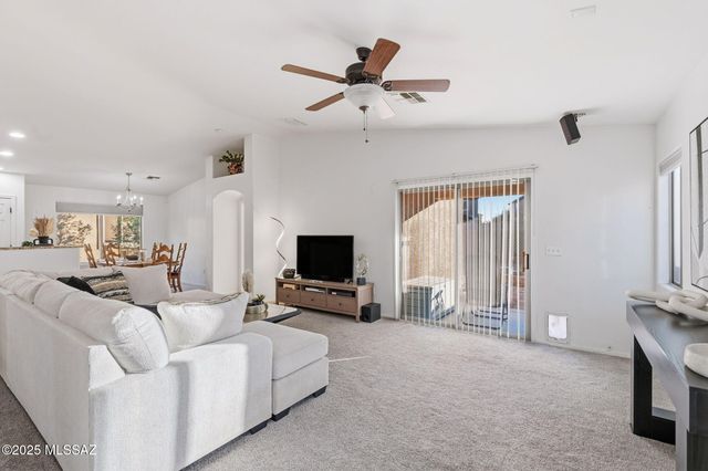 102 S Beyerville Place, Sahuarita, AZ 85629