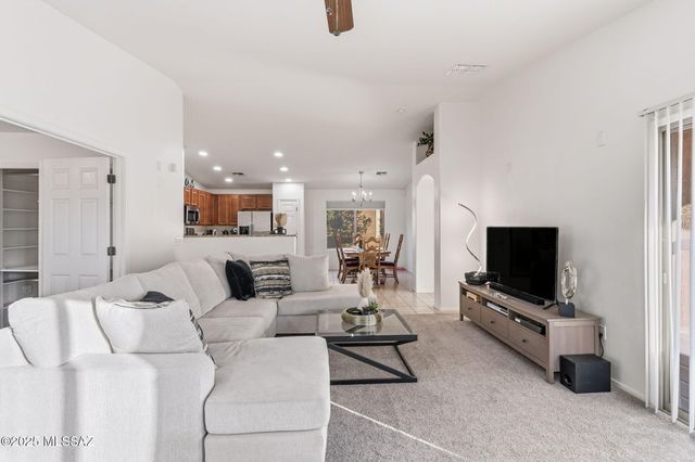 102 S Beyerville Place, Sahuarita, AZ 85629