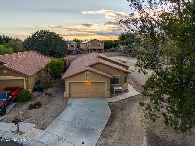 102 S Beyerville Place, Sahuarita, AZ 85629