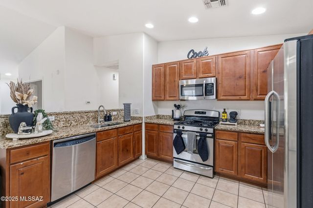 102 S Beyerville Place, Sahuarita, AZ 85629