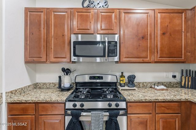 102 S Beyerville Place, Sahuarita, AZ 85629