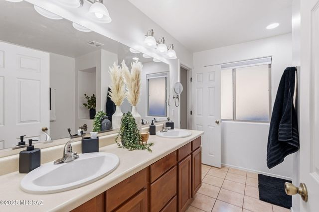 102 S Beyerville Place, Sahuarita, AZ 85629