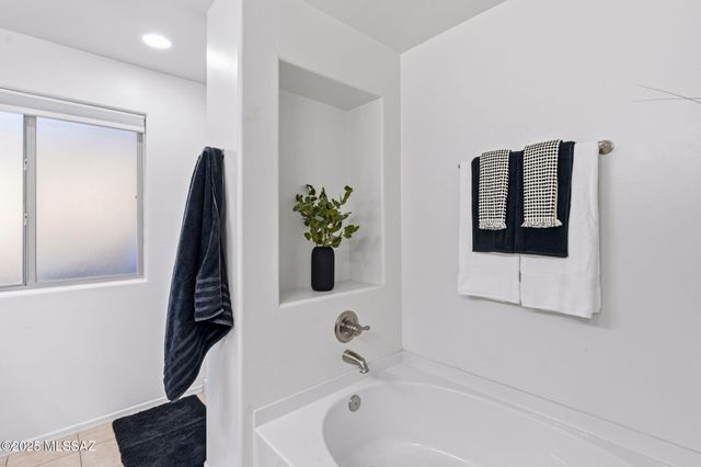 102 S Beyerville Place, Sahuarita, AZ 85629