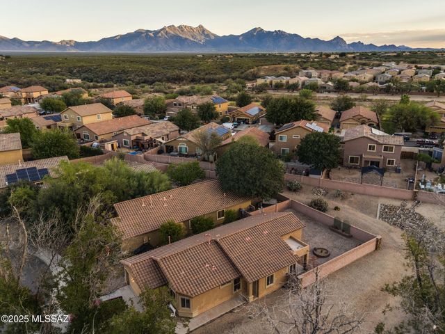 102 S Beyerville Place, Sahuarita, AZ 85629