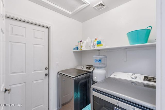 102 S Beyerville Place, Sahuarita, AZ 85629