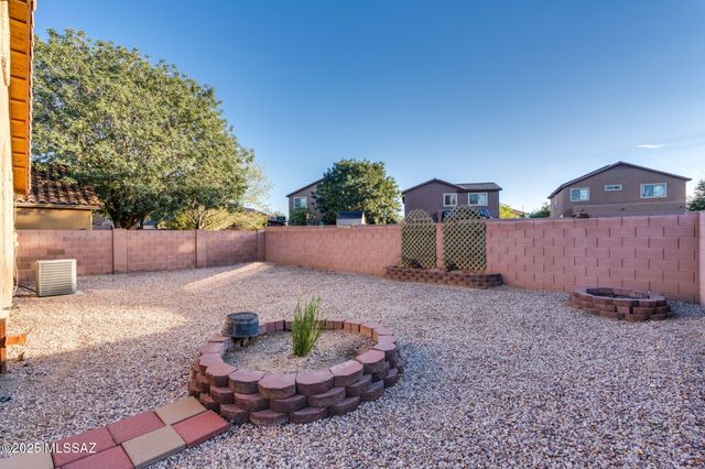 102 S Beyerville Place, Sahuarita, AZ 85629