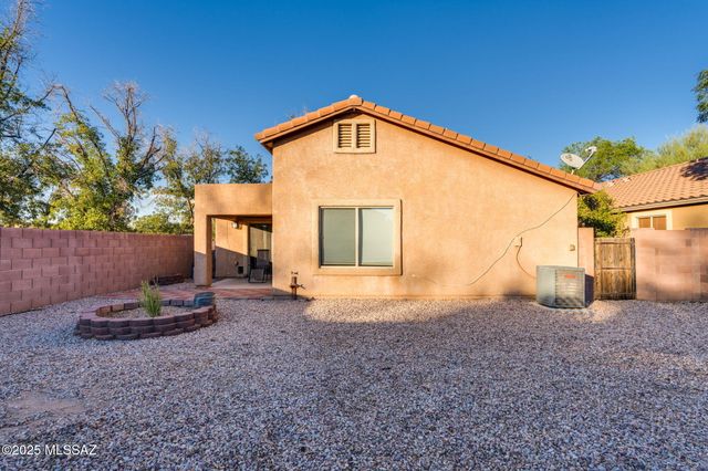 102 S Beyerville Place, Sahuarita, AZ 85629