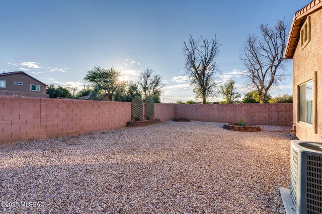 102 S Beyerville Place, Sahuarita, AZ 85629