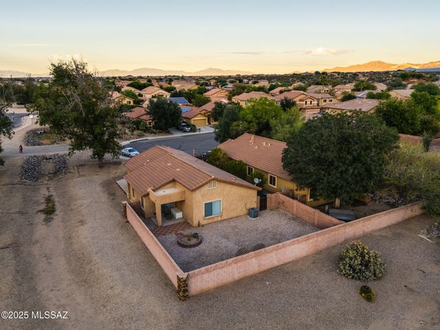 102 S Beyerville Place, Sahuarita, AZ 85629