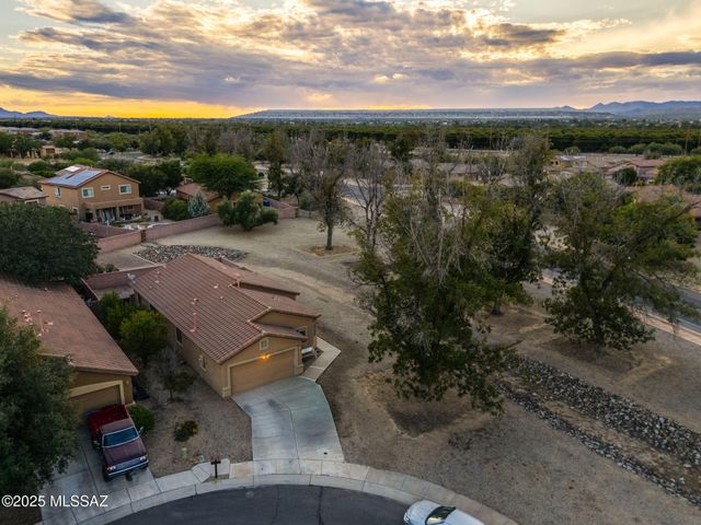 102 S Beyerville Place, Sahuarita, AZ 85629