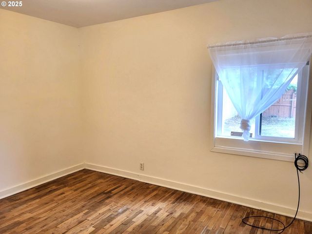 347 Ne OAK St, Sheridan, OR 97378