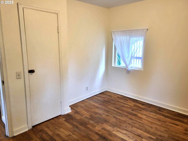 347 Ne OAK St, Sheridan, OR 97378