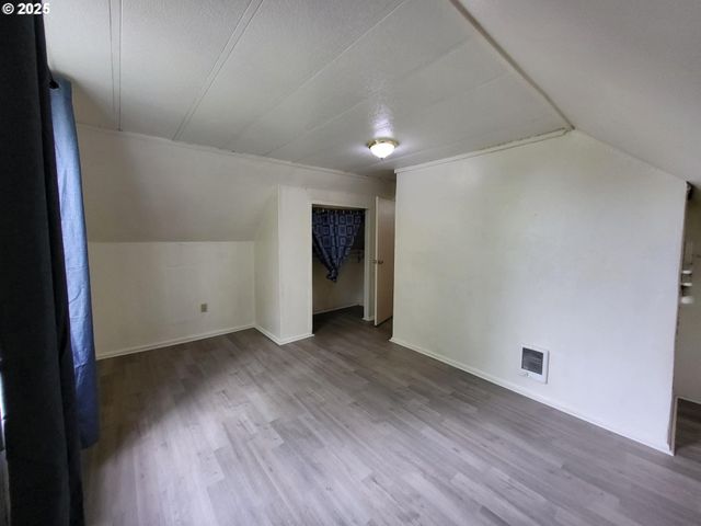 347 Ne OAK St, Sheridan, OR 97378