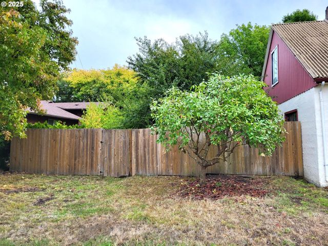 347 Ne OAK St, Sheridan, OR 97378