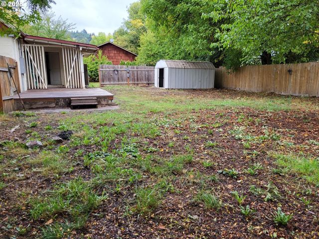 347 Ne OAK St, Sheridan, OR 97378