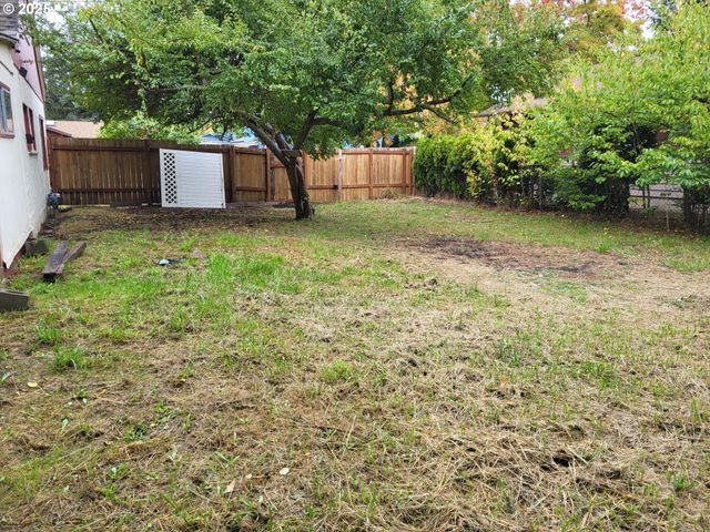 347 Ne OAK St, Sheridan, OR 97378