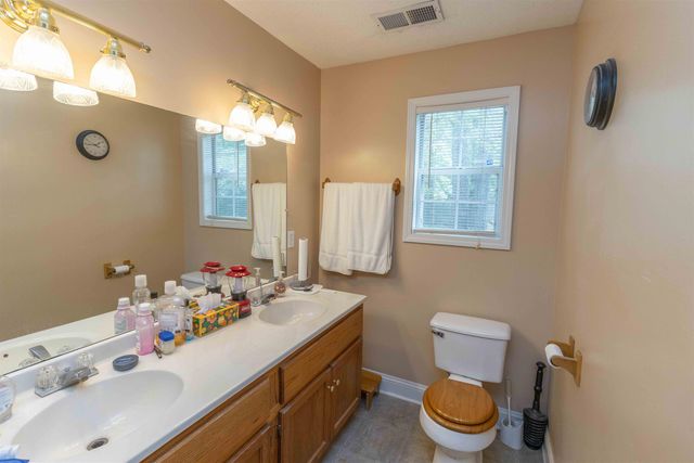 77 TIMBER CV, Selmer, TN 38375
