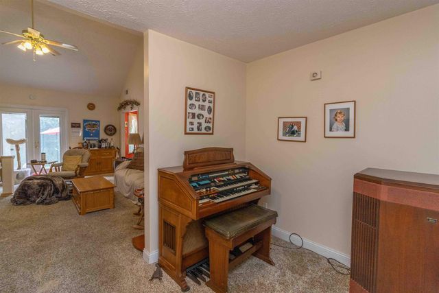 77 TIMBER CV, Selmer, TN 38375