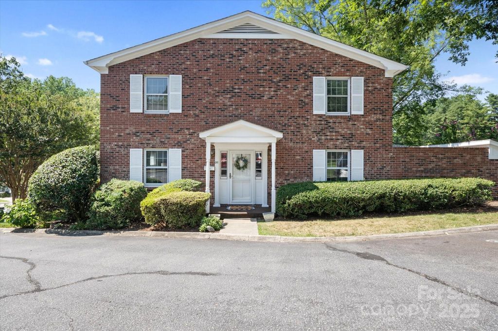 1409 Kensington Road B-8, Hendersonville, NC 28791