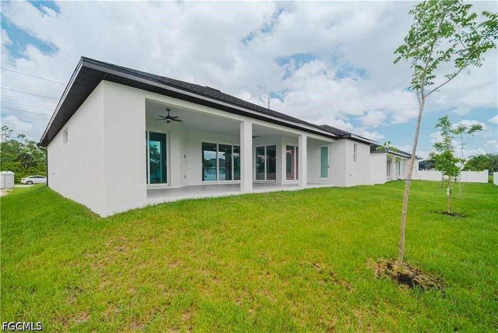Image 17 of property listing at 3311 Andalusia BLVD, Cape Coral, FL 33909