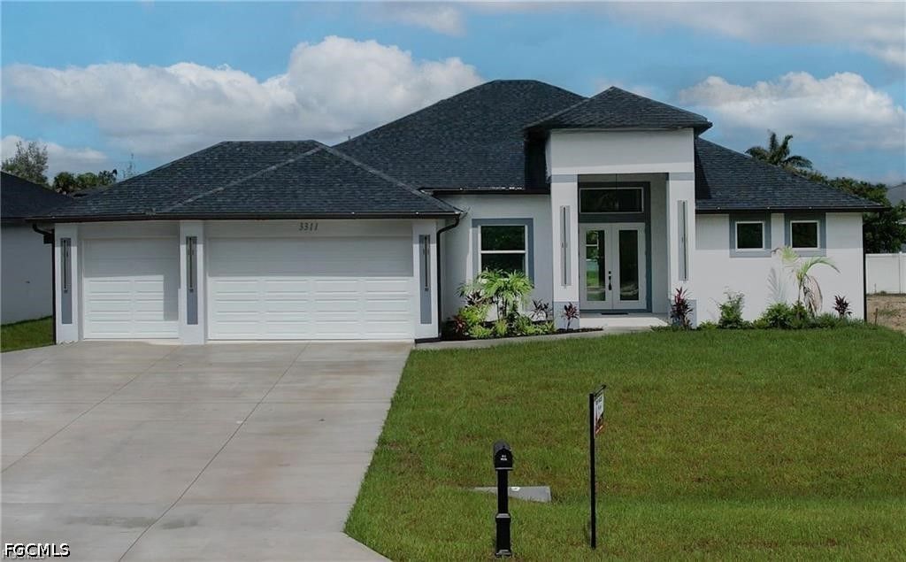 Image 18 of property listing at 3311 Andalusia BLVD, Cape Coral, FL 33909
