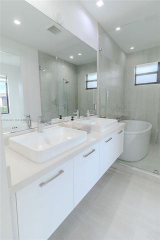 4311 NW 82nd Avenue, Doral, FL 33166