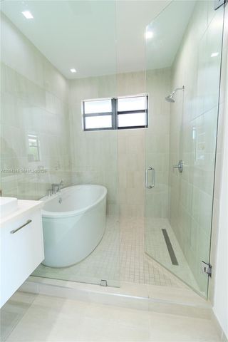 4311 NW 82nd Avenue, Doral, FL 33166