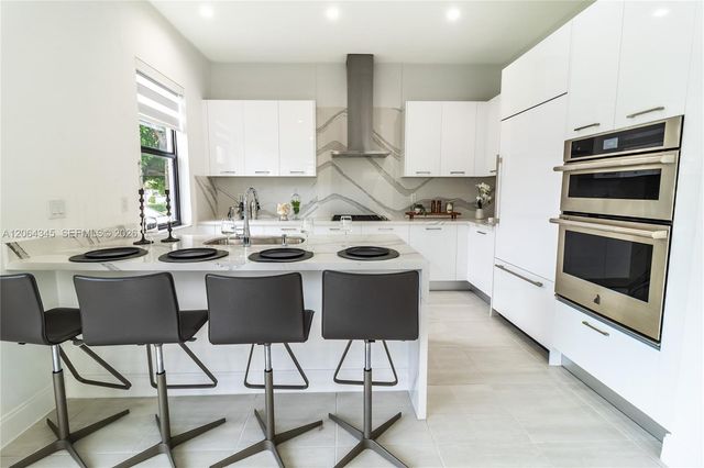 4311 NW 82nd Avenue, Doral, FL 33166