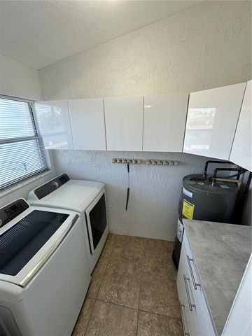 864 WATERSIDE LANE, Bradenton, FL 34209